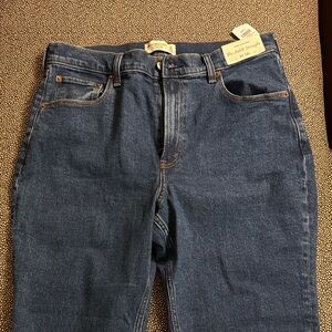 NWT Abercrombie & Fitch Women's High-Rise The Ankle Straight Jeans -12P